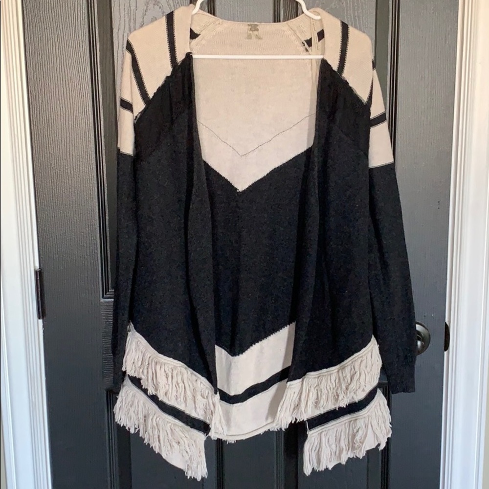 BKE Women’s Cardigan